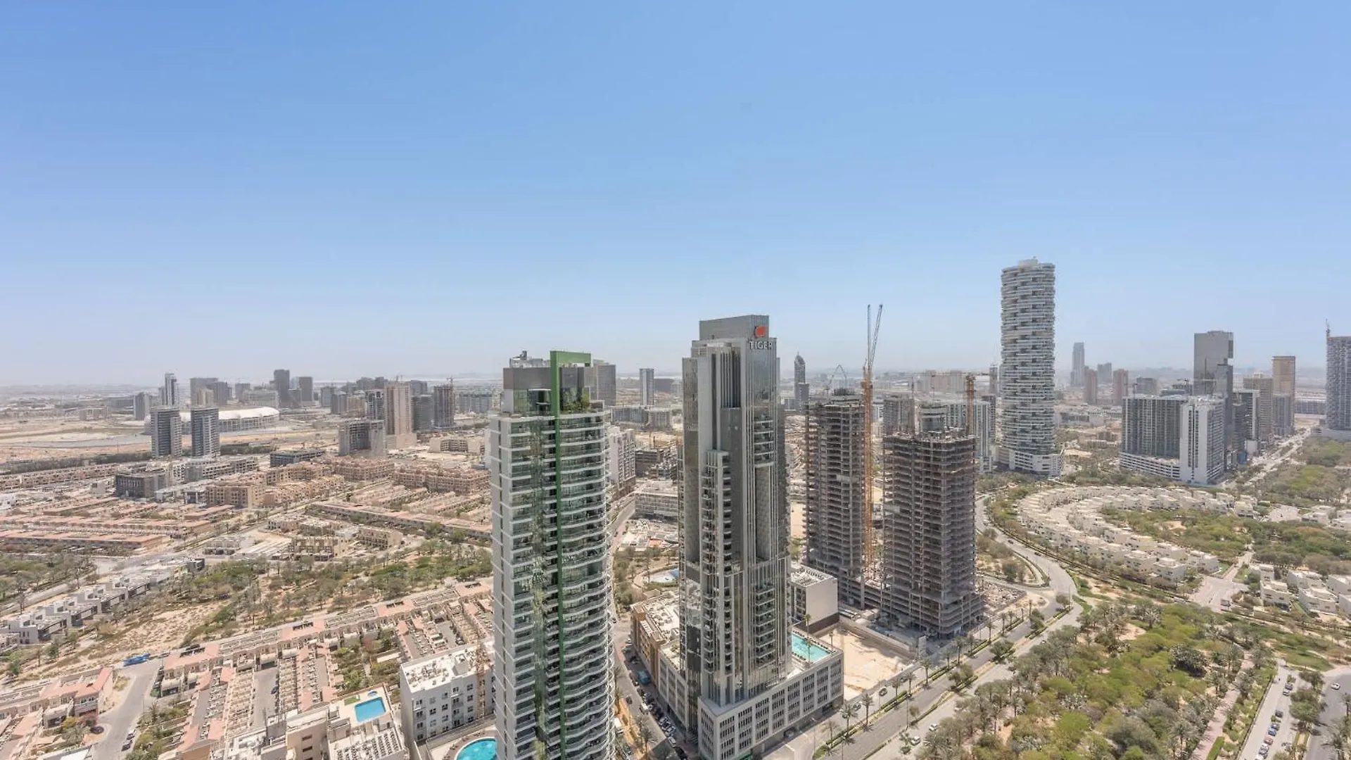 Lavish 1 Bedroom In Binghatti Gardenia That Sleeps 4 Dubai Apartment