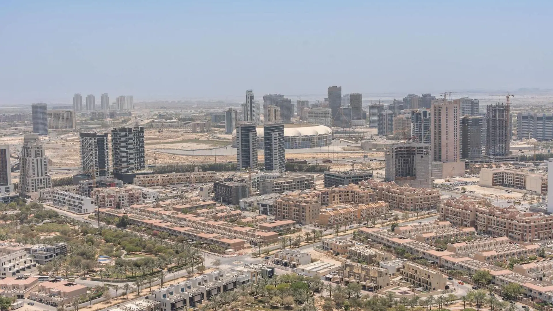Lavish 1 Bedroom In Binghatti Gardenia That Sleeps 4 Dubai