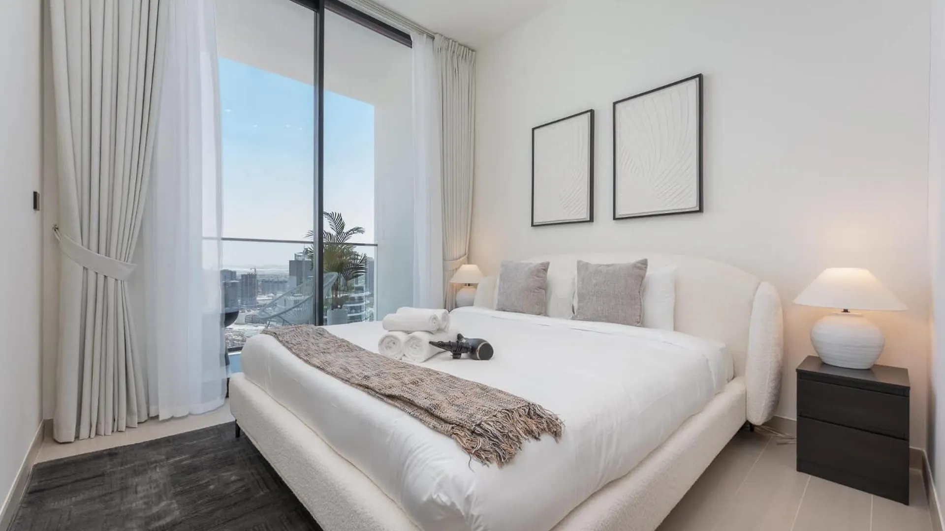 Lavish 1 Bedroom In Binghatti Gardenia That Sleeps 4 Dubai 0*,