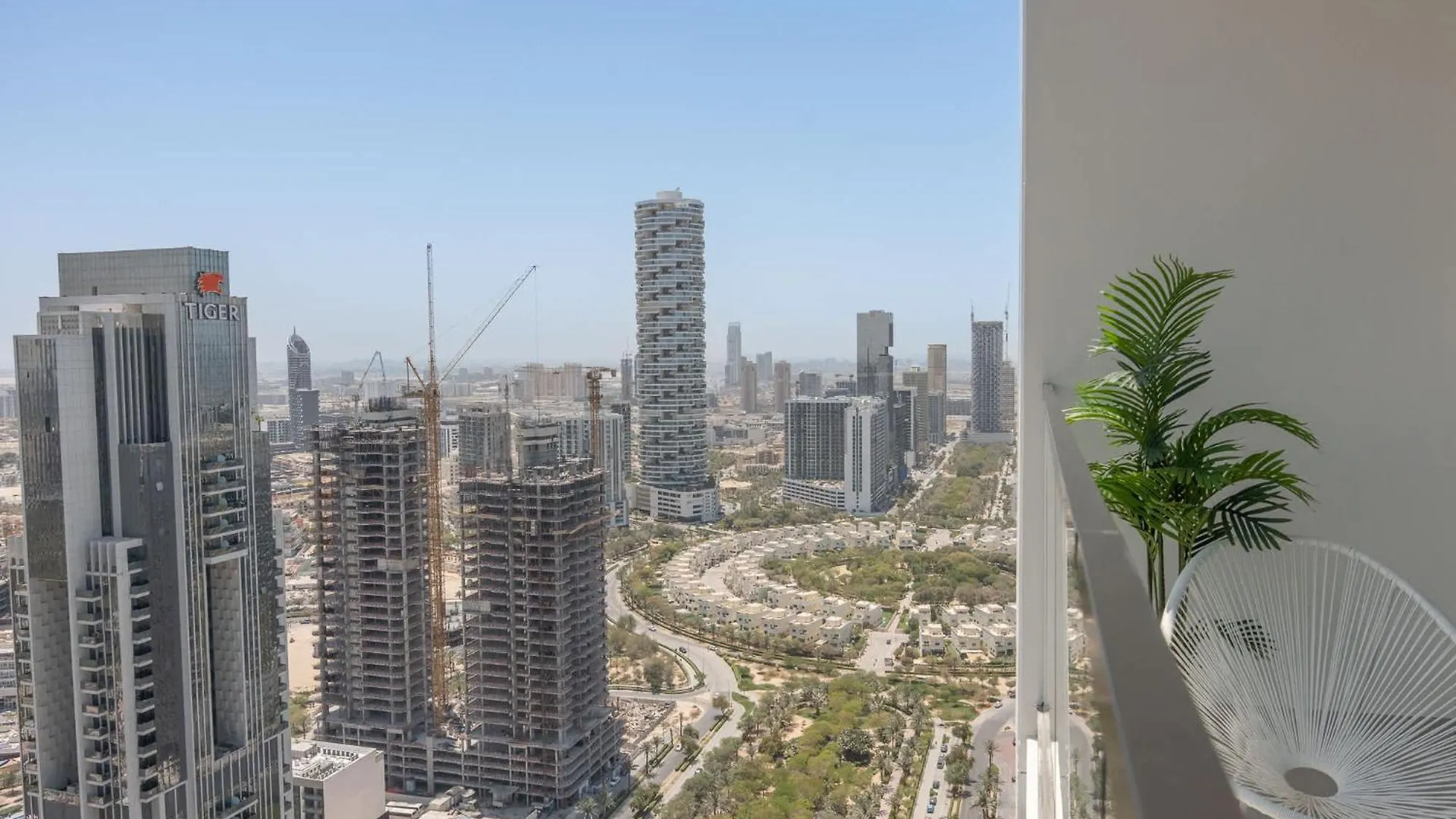 Apartment Lavish 1 Bedroom In Binghatti Gardenia That Sleeps 4 Dubai