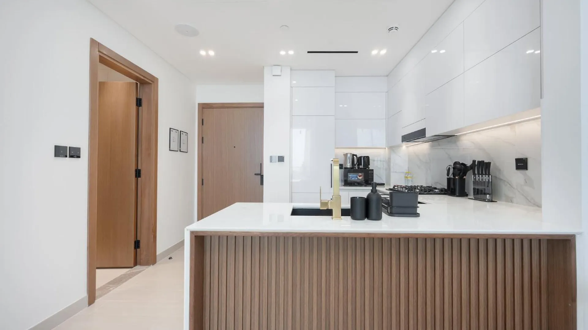 Lavish 1 Bedroom In Binghatti Gardenia That Sleeps 4 Dubai