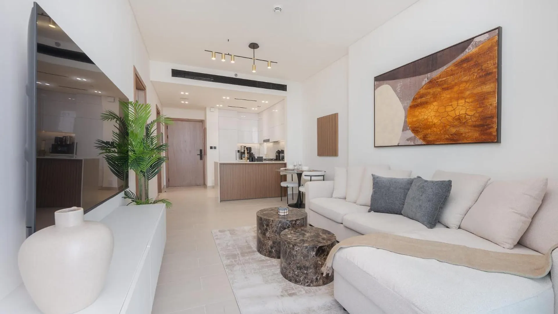 Lavish 1 Bedroom In Binghatti Gardenia That Sleeps 4 Dubai Apartment