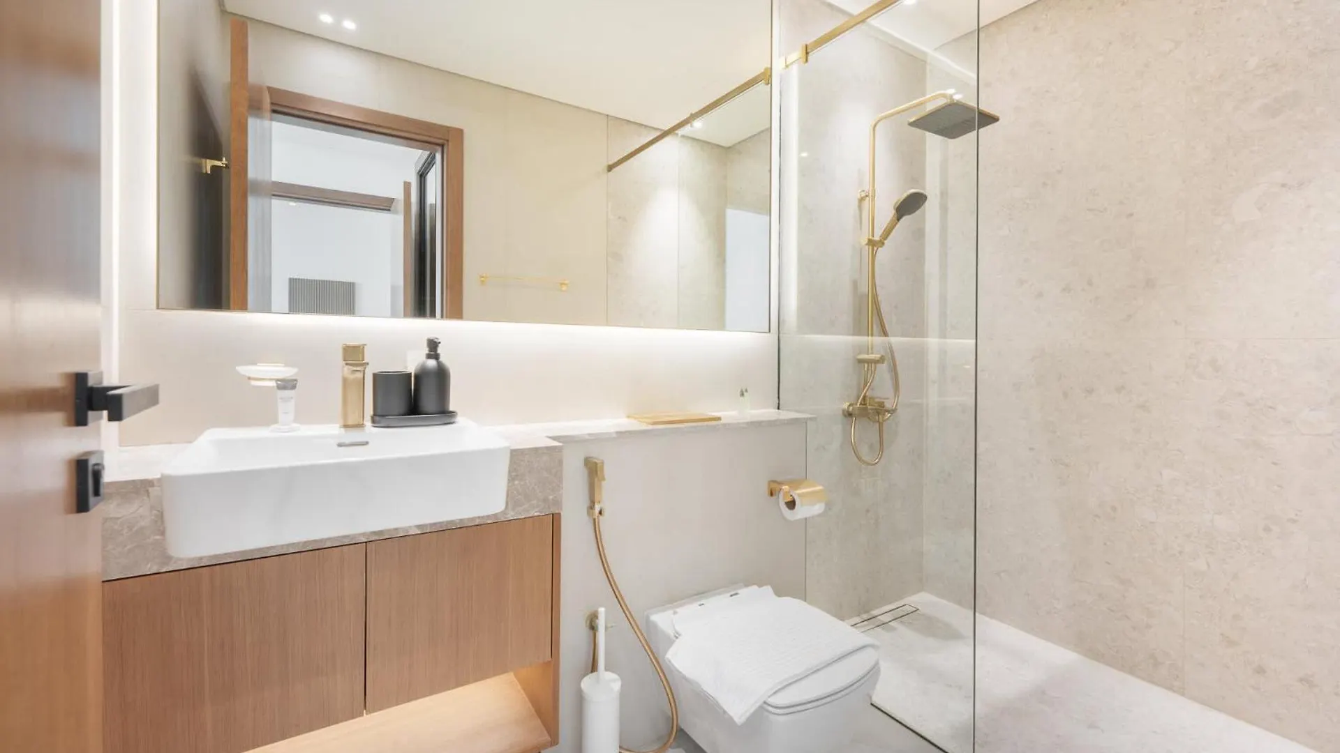 Lavish 1 Bedroom In Binghatti Gardenia That Sleeps 4 Dubai